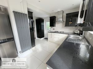 Breakfast Kitchen- click for photo gallery